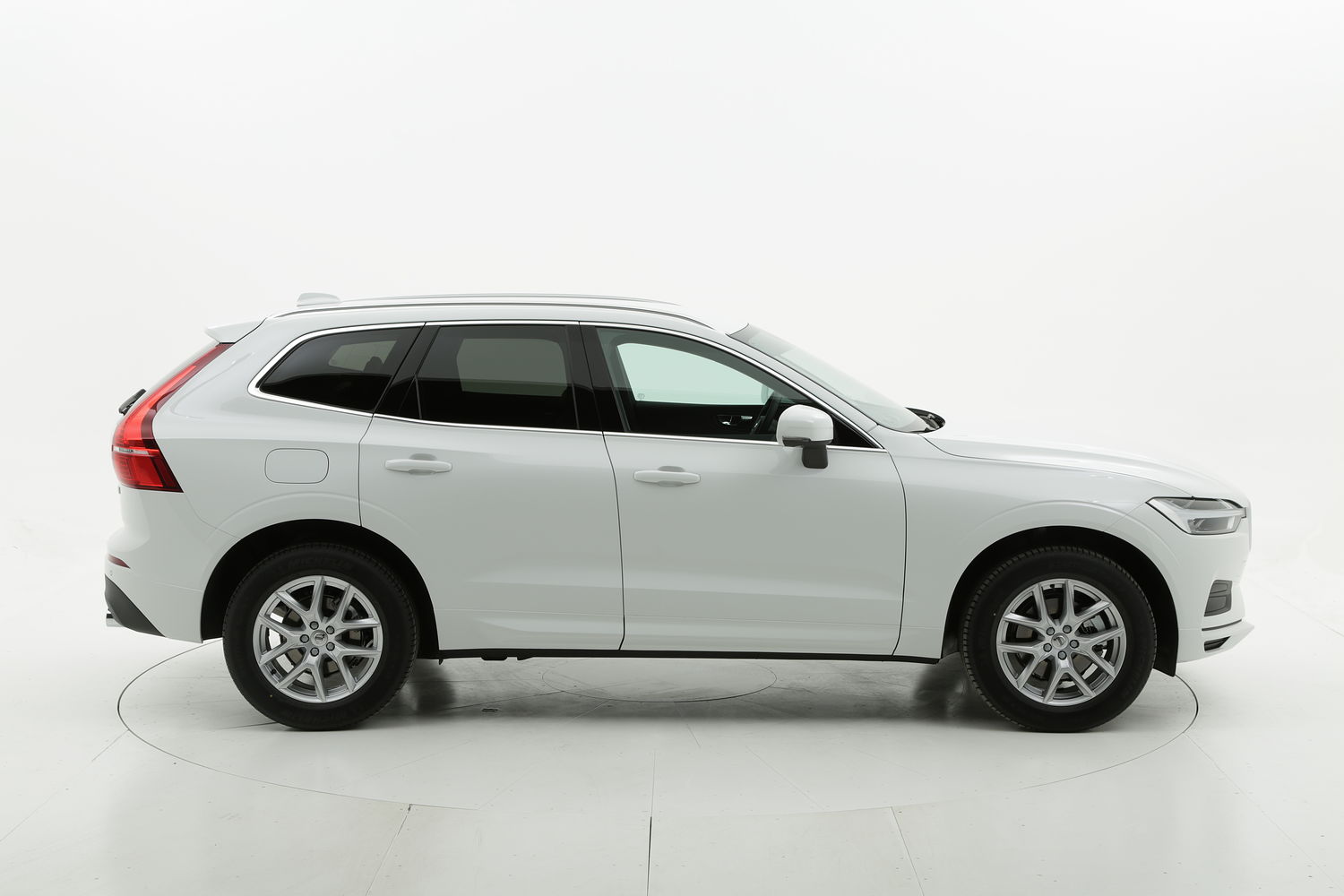 Volvo XC60 diesel bianca a noleggio a lungo termine