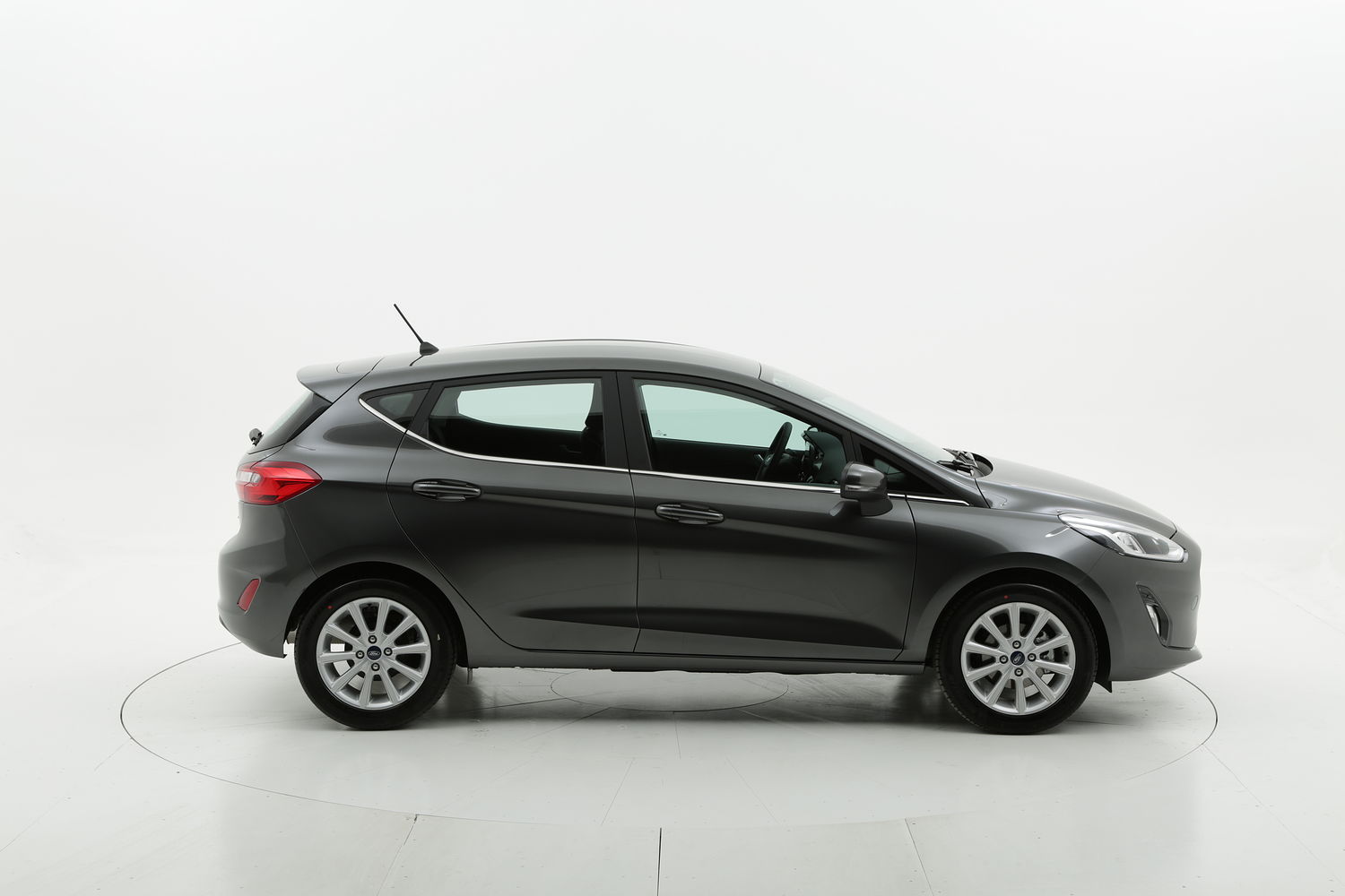 Ford Fiesta benzina antracite a noleggio a lungo termine