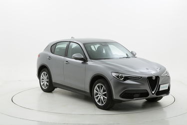 Alfa Romeo Stelvio Q4 a noleggio lungo termine
