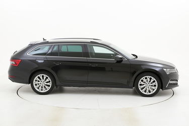 Skoda Superb ibrido benzina a noleggio a lungo termine