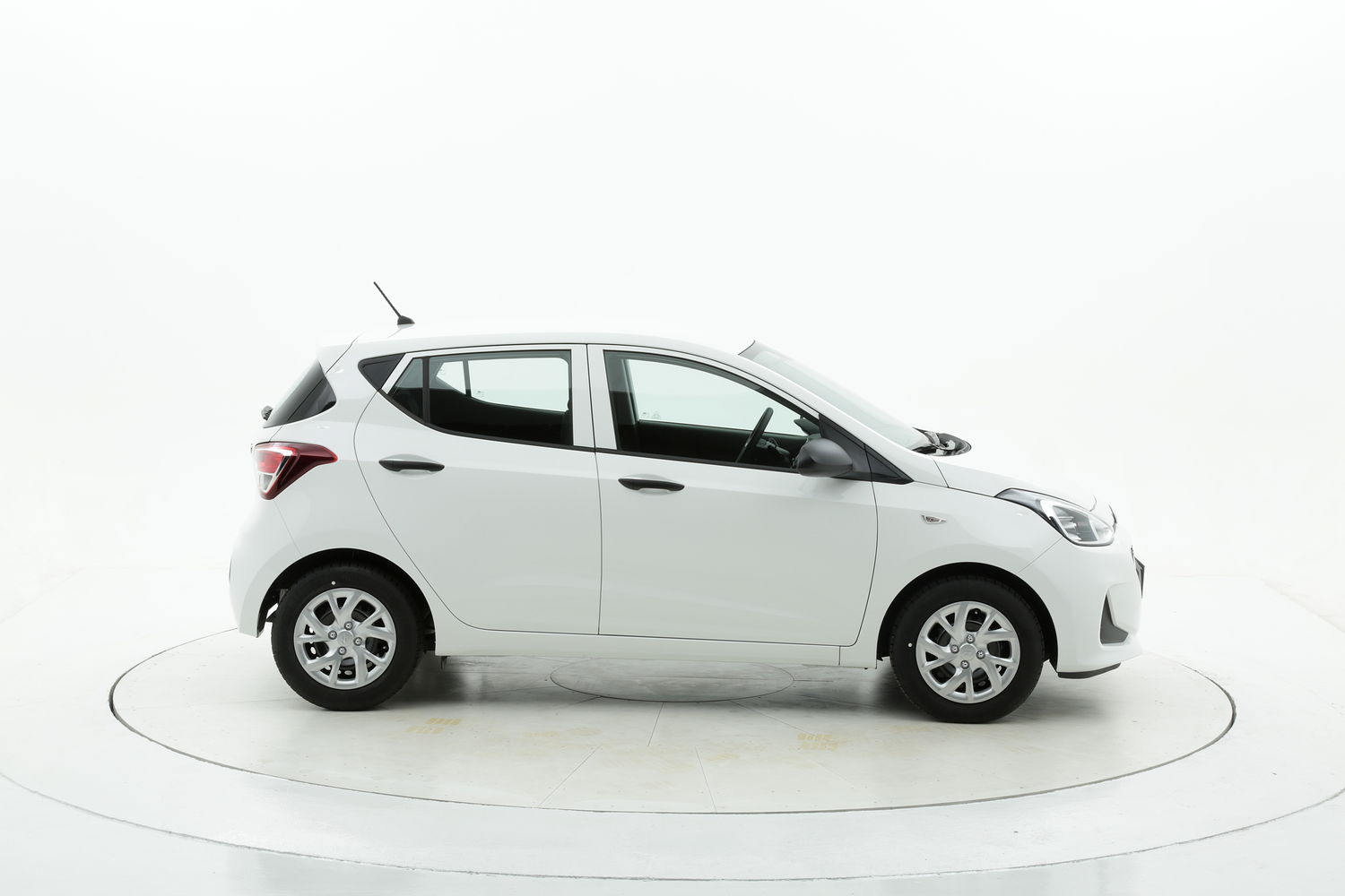 Hyundai I10 benzina bianca a noleggio a lungo termine