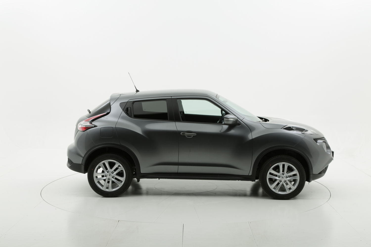 Nissan Juke gpl antracite a noleggio a lungo termine