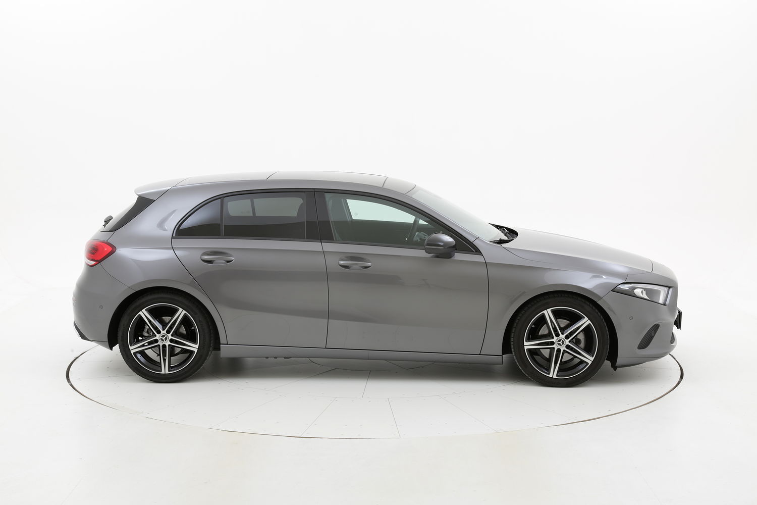 Mercedes Classe A ibrido benzina antracite a noleggio a lungo termine