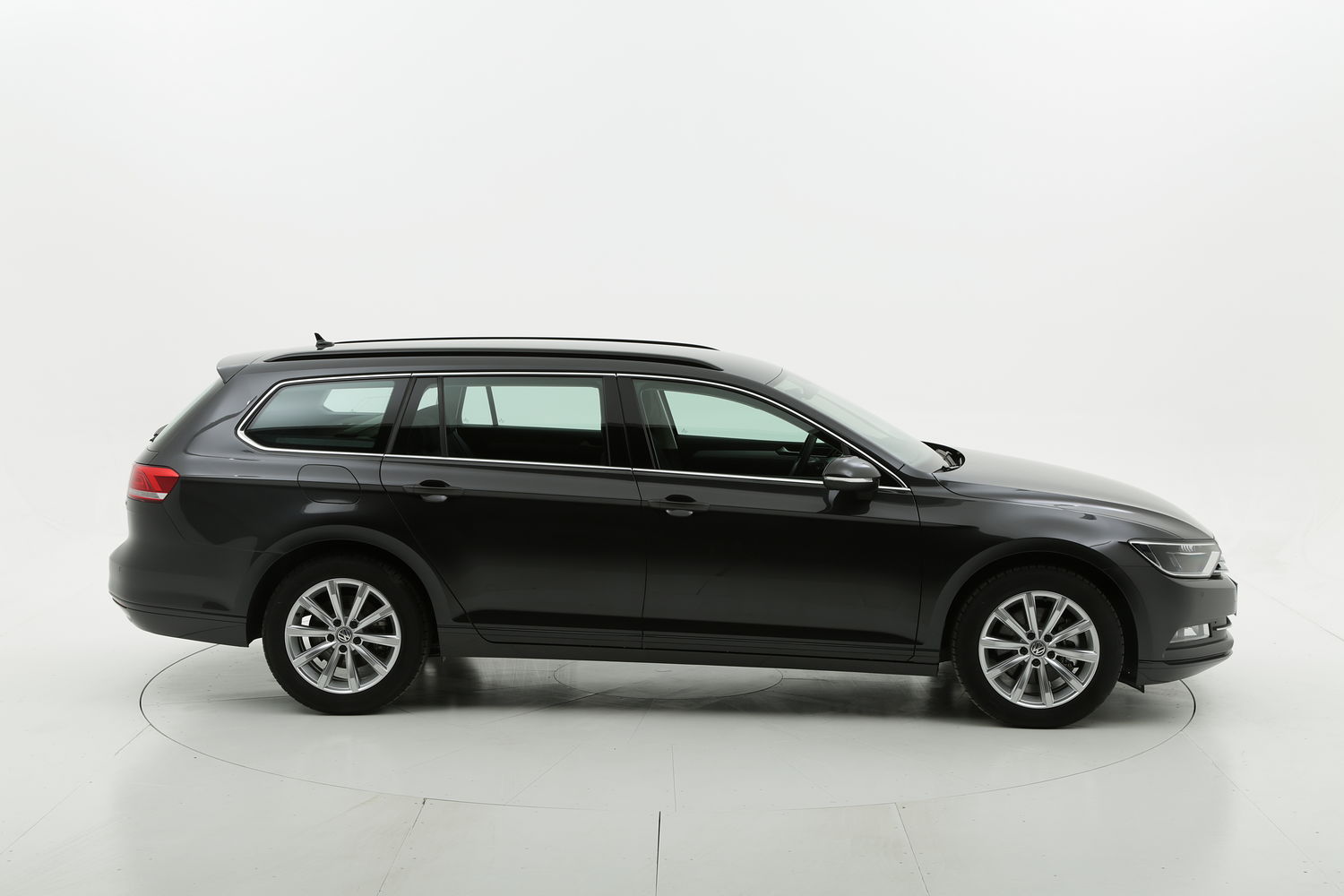 Volkswagen Passat Variant a noleggio lungo termine |brumbrum