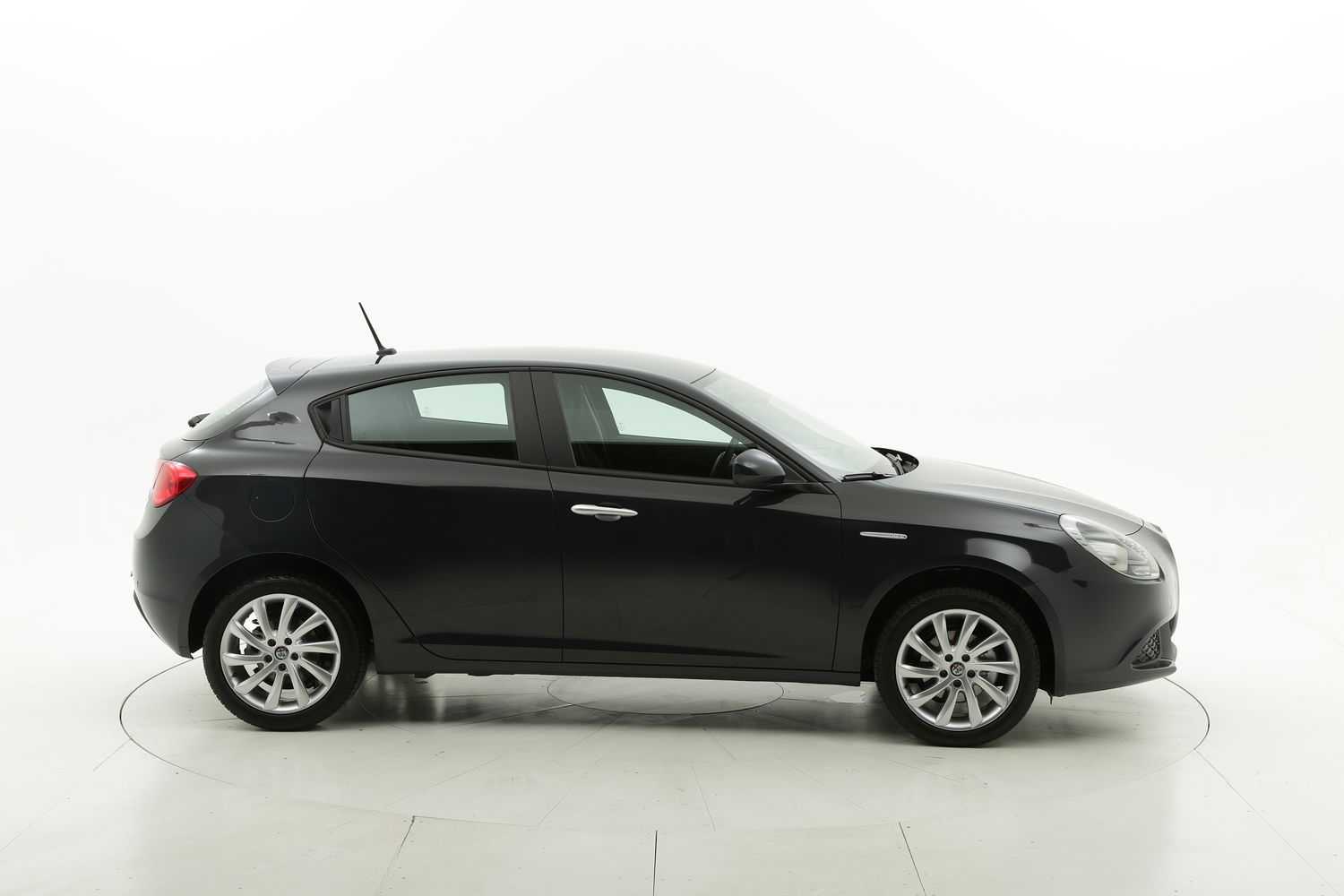 Alfa Romeo Giulietta diesel nera a noleggio a lungo termine