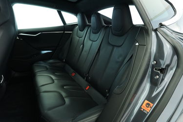 Tesla Model S Sedili posteriori Tesla Model S Sedili posteriori