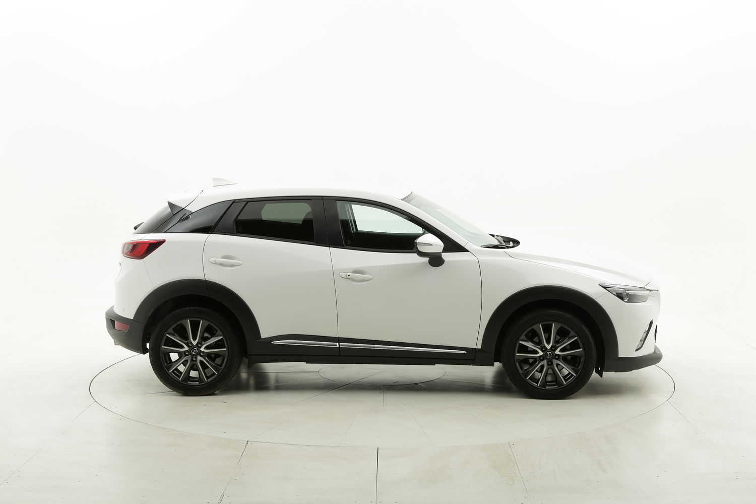 Mazda CX-3 diesel bianca a noleggio a lungo termine