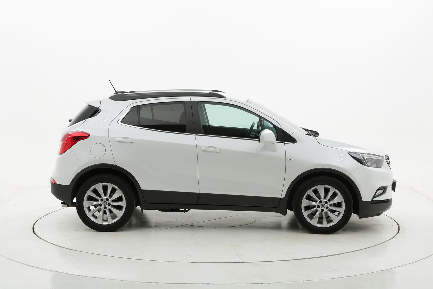 Opel Mokka X gpl bianca a noleggio a lungo termine