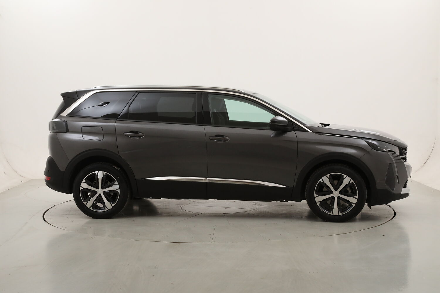 Peugeot 5008 Allure Pack usata del 2022 con 130.828 km