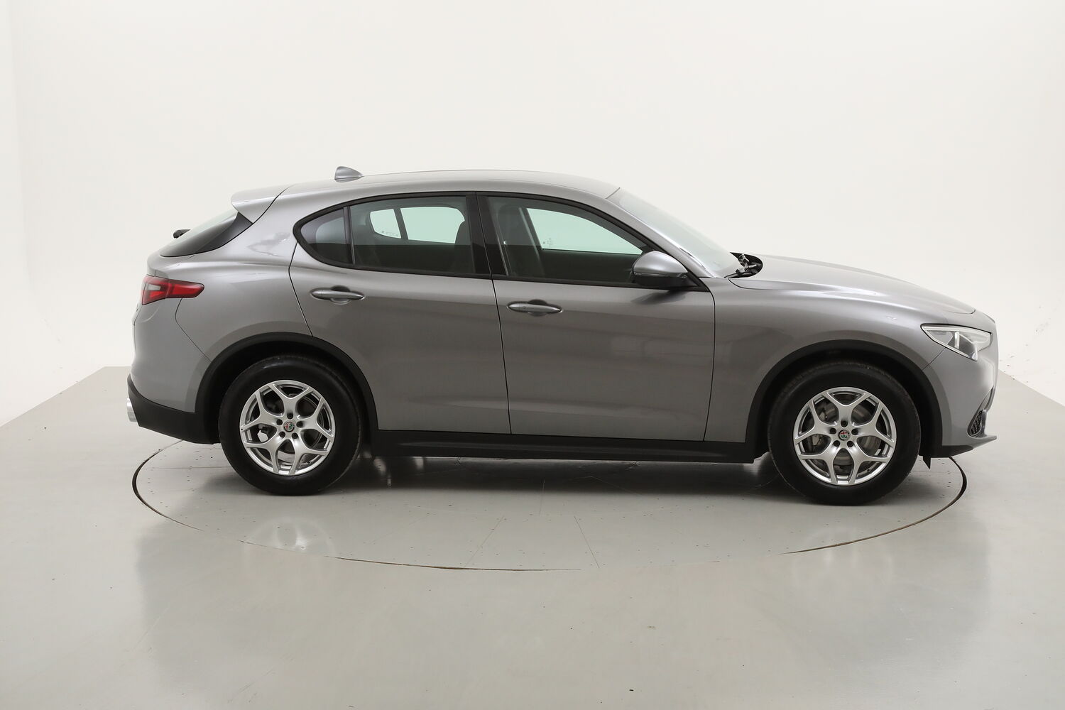 Alfa Romeo Stelvio Business Q4 AT8 usata del 2021 con 91.676 km