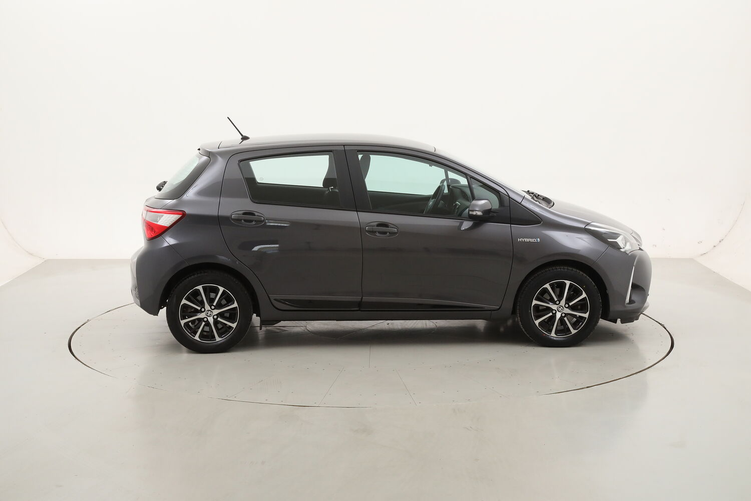 Toyota Yaris Hybrid Active usata del 2018 con 99.716 km