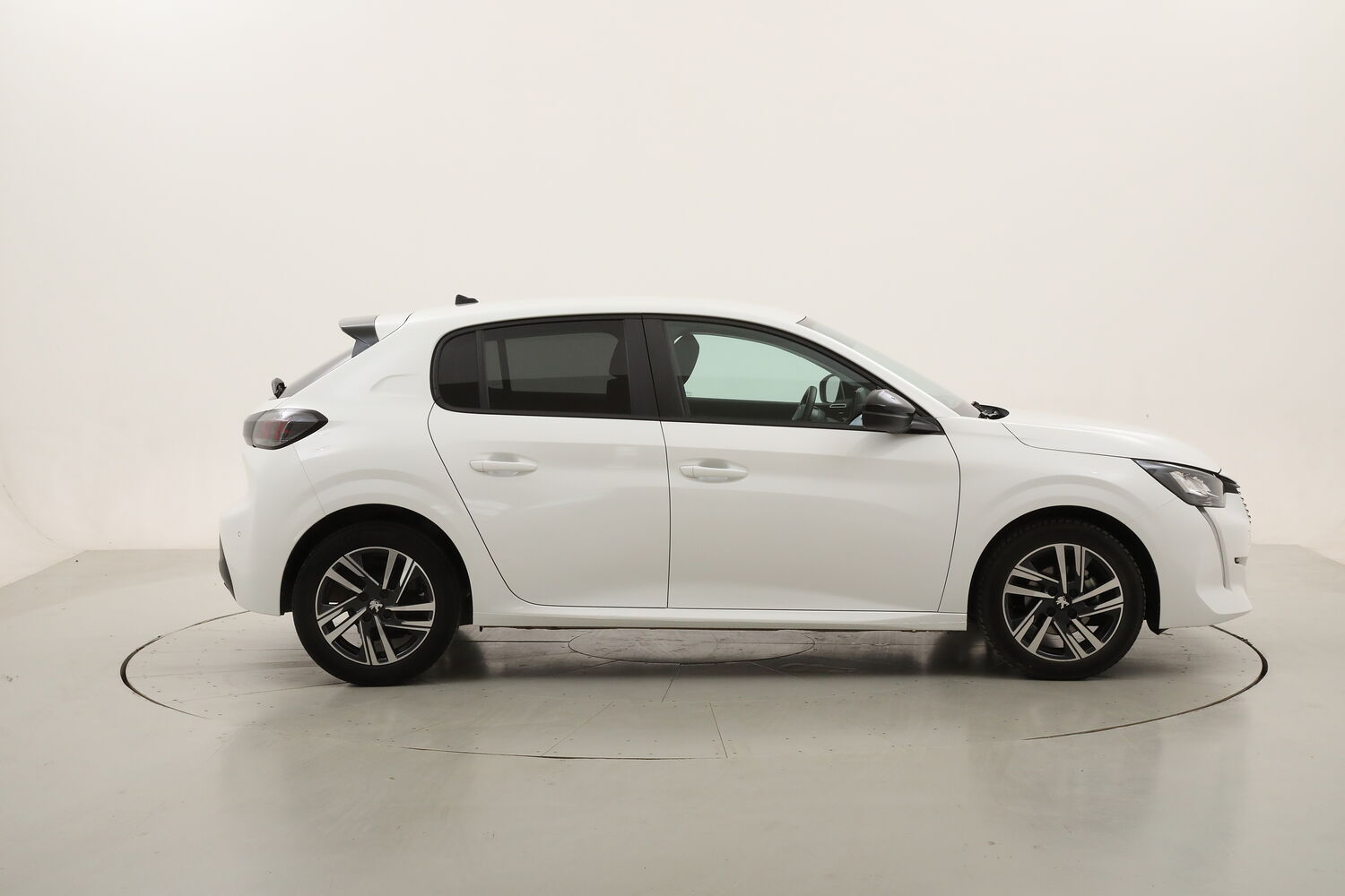 Peugeot 208 Active Pack usata del 2023 con 26.396 km