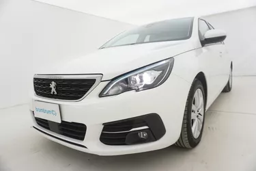 Peugeot 308 SW Business 1.5 Diesel 131CV Manuale Visione frontale