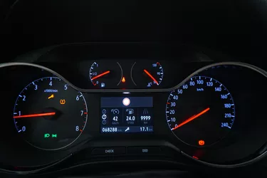 Opel Crossland Elegance AT6 1.5 Diesel 120CV Automatico Interni