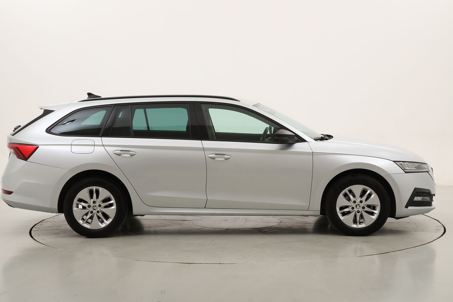 Skoda Octavia Wagon Executive DSG usata del 2020 con 104.227 km