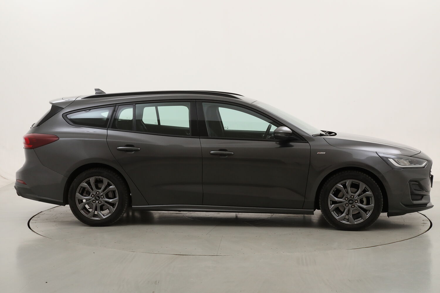 Ford Focus SW Hybrid ST-Line Design Powershift usata del 2023 con 70.430 km