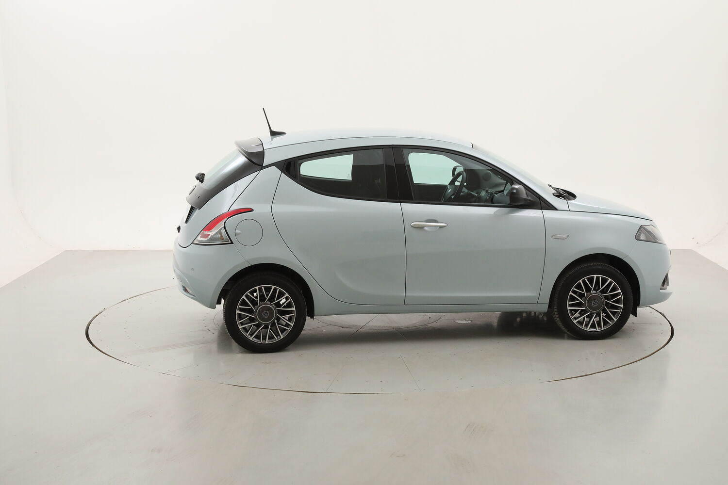 Lancia Ypsilon Hybrid Gold usata del 2023 con 22.993 km