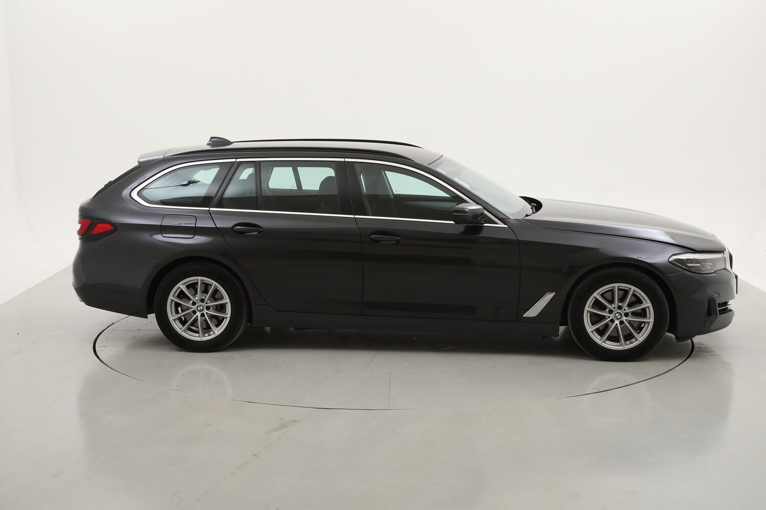 BMW Serie 5 520d Touring Business usata del 2021 con 105.695 km