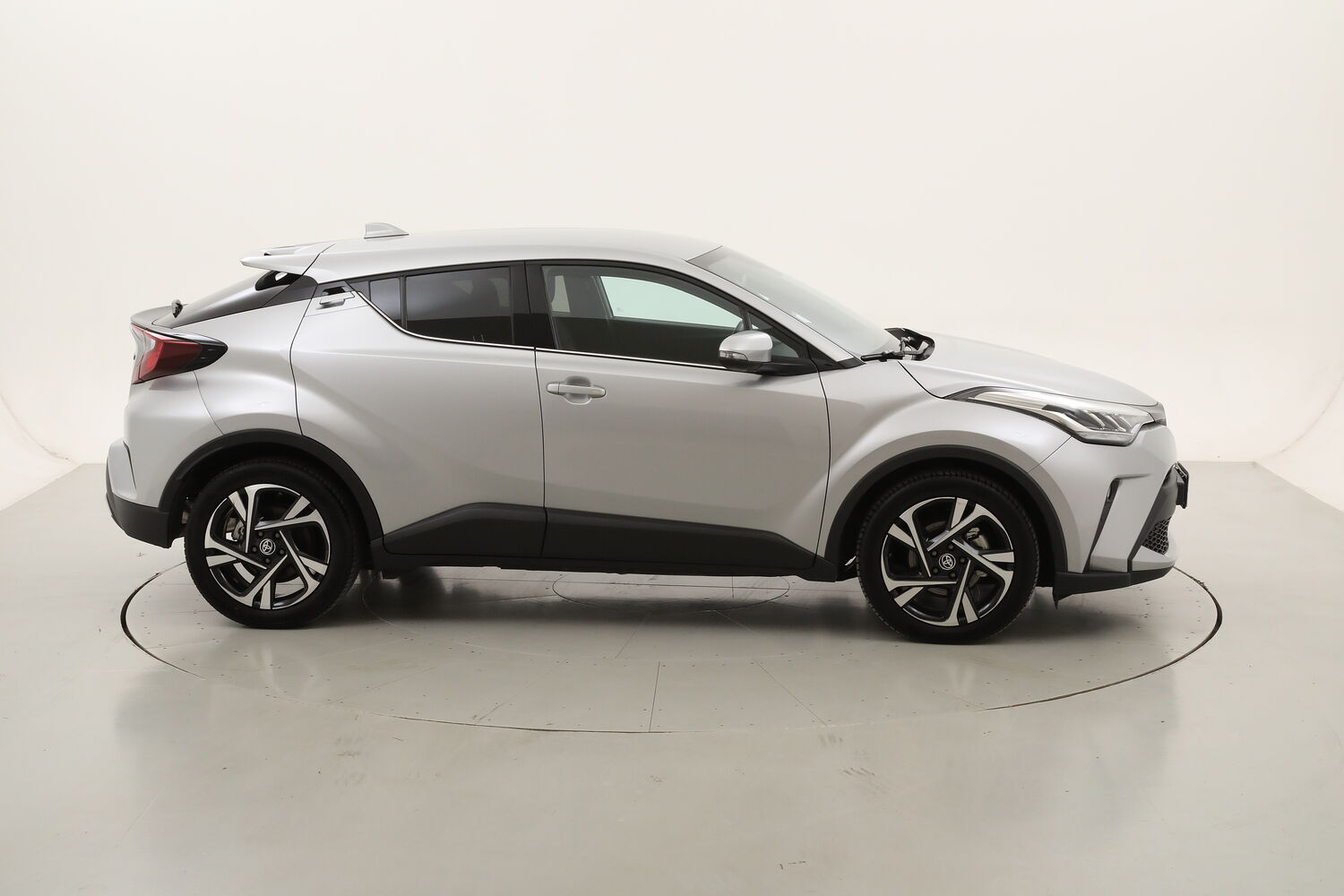Toyota C-HR Hybrid Morebusiness usata del 2024 con 11.730 km