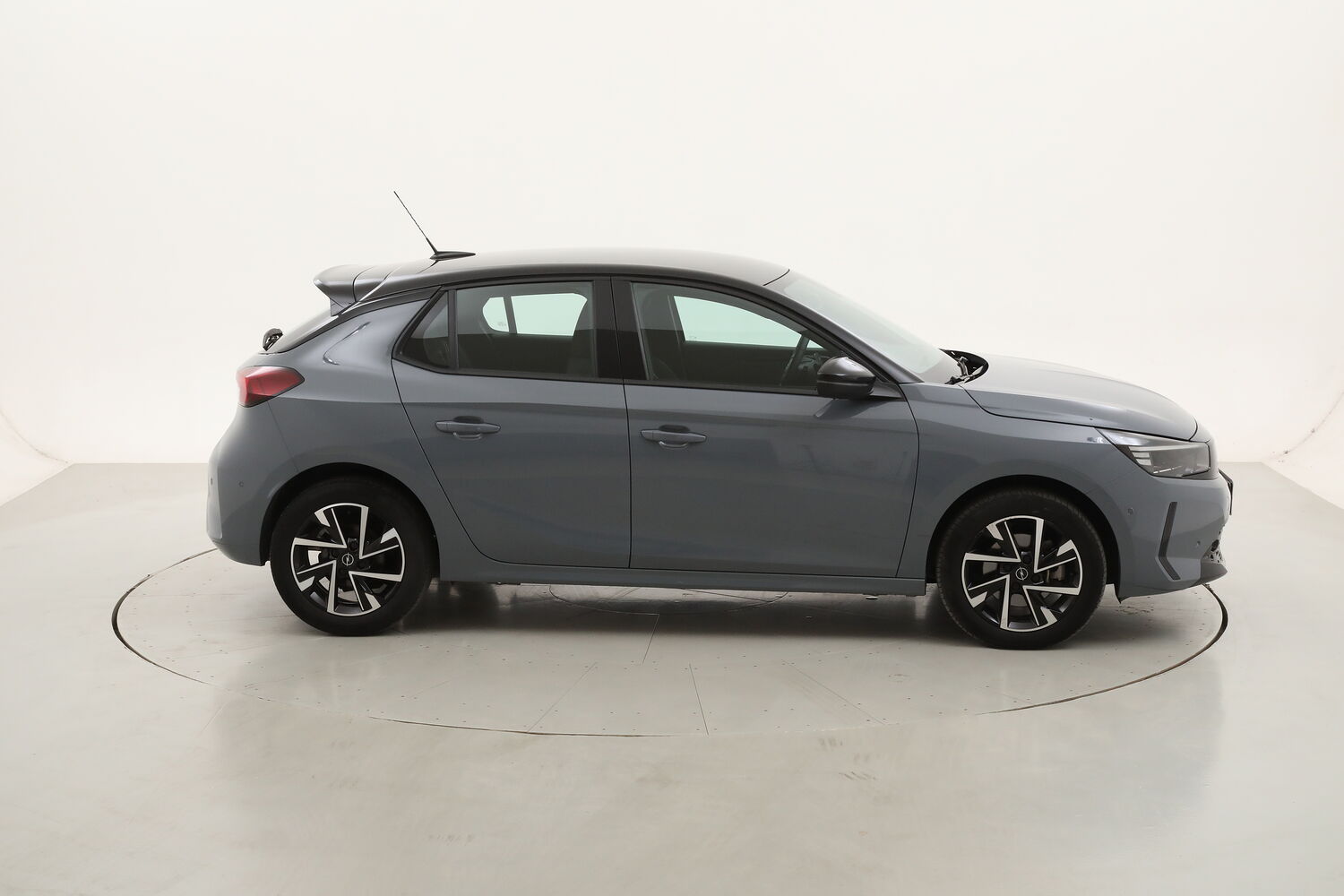 Opel Corsa GS EAT8 usata del 2024 con 38.224 km