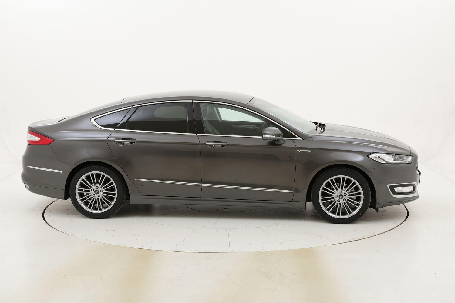 Ford Mondeo Hybrid Vignale usata del 2018 con 38.075 km