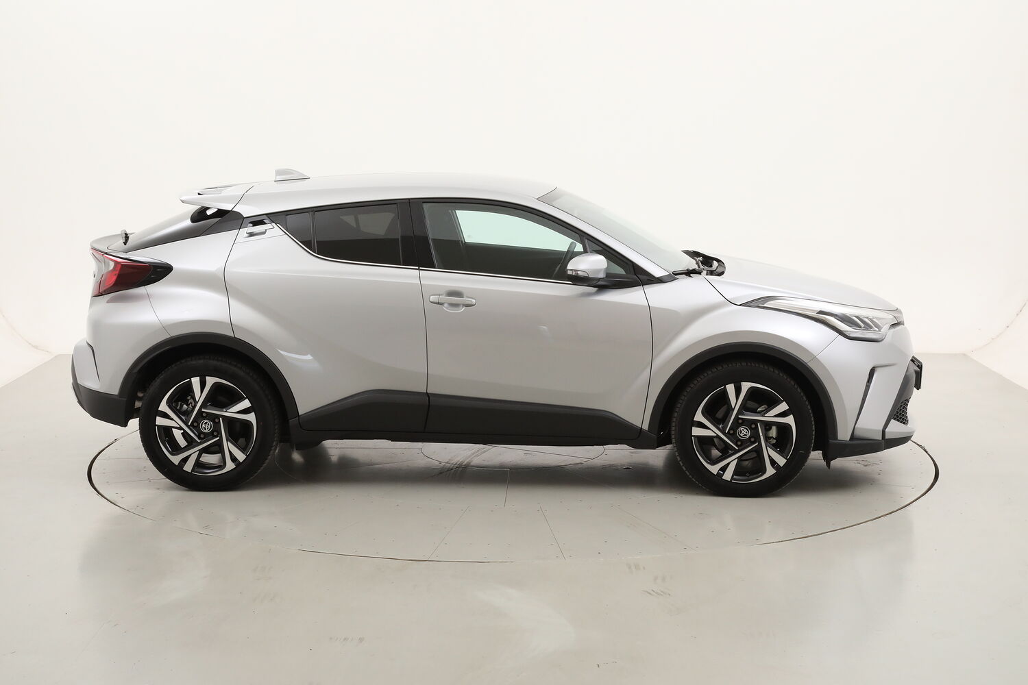 Toyota C-HR Hybrid Morebusiness usata del 2024 con 5.879 km