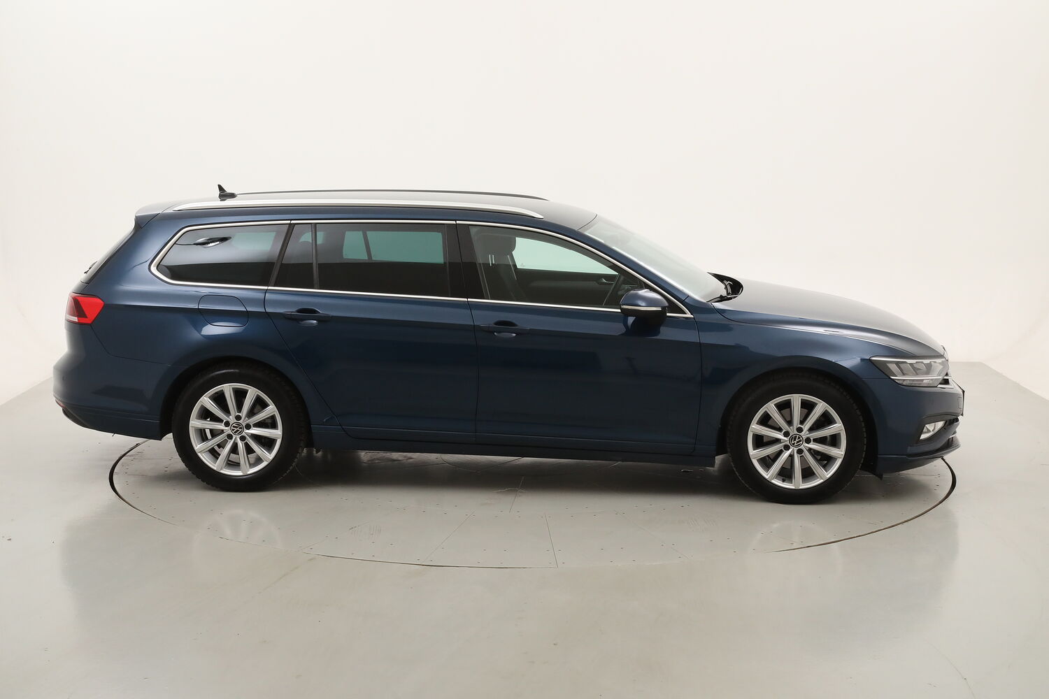 Volkswagen Passat Variant Business DSG usata del 2021 con 90.748 km