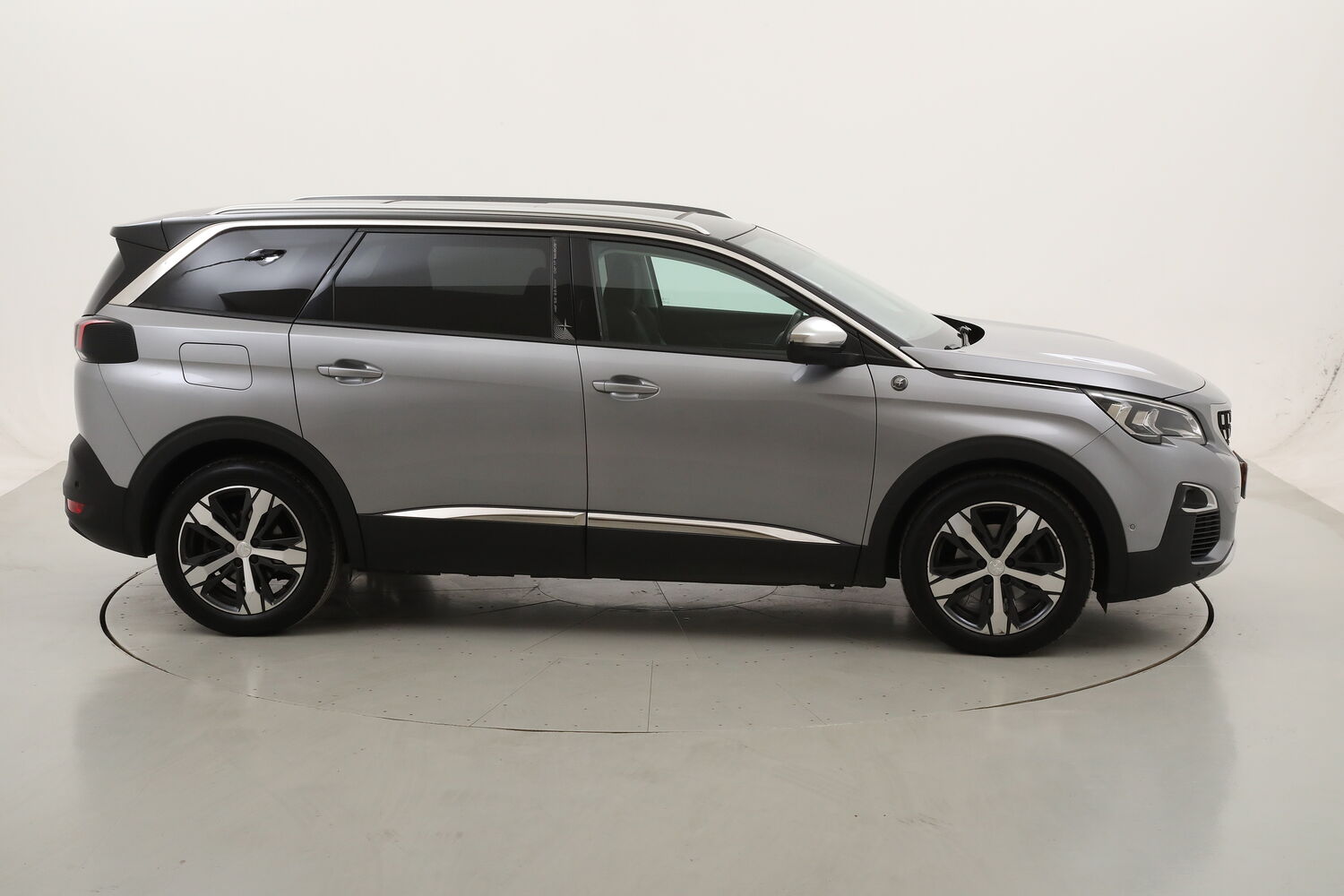 Peugeot 5008 Crossway EAT8 - 7 POSTI usata del 2020 con 107.364 km