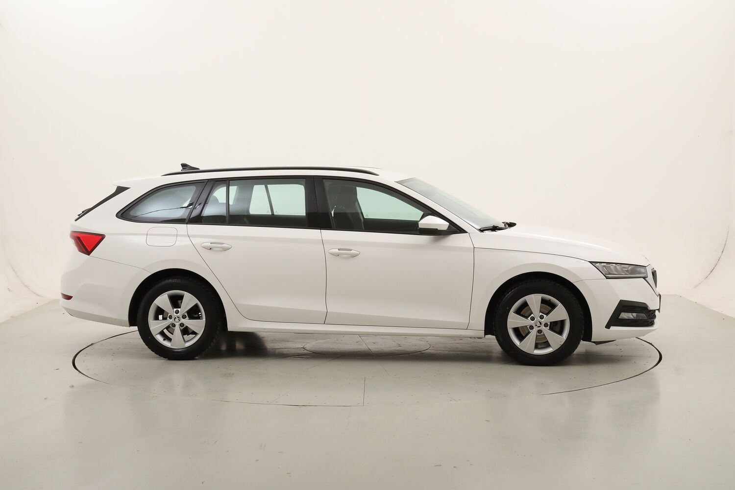 Skoda Octavia Wagon Executive DSG usata del 2023 con 118.453 km
