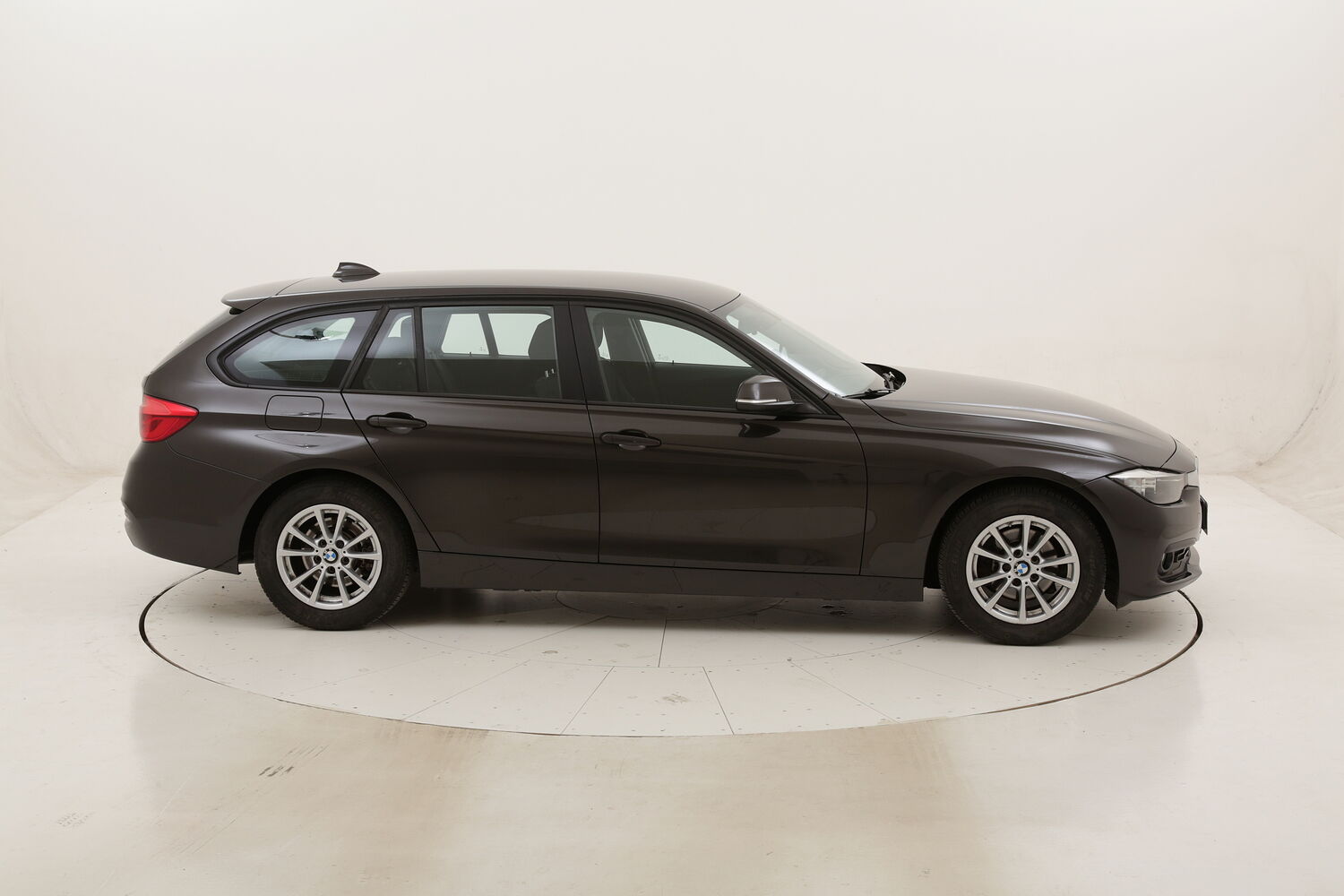 BMW Serie 3 318d Touring Business Advantage usata del 2017 con 77.942 km