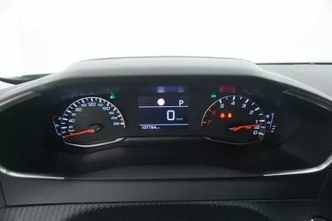 Peugeot 2008 Allure EAT8 1.5 Diesel 131CV Automatico Interni