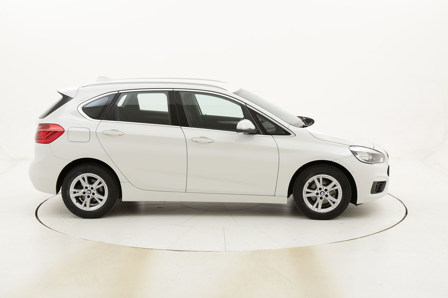 BMW Serie 2 Active Tourer 214d Advantage usata del 2016 con 100.177 km