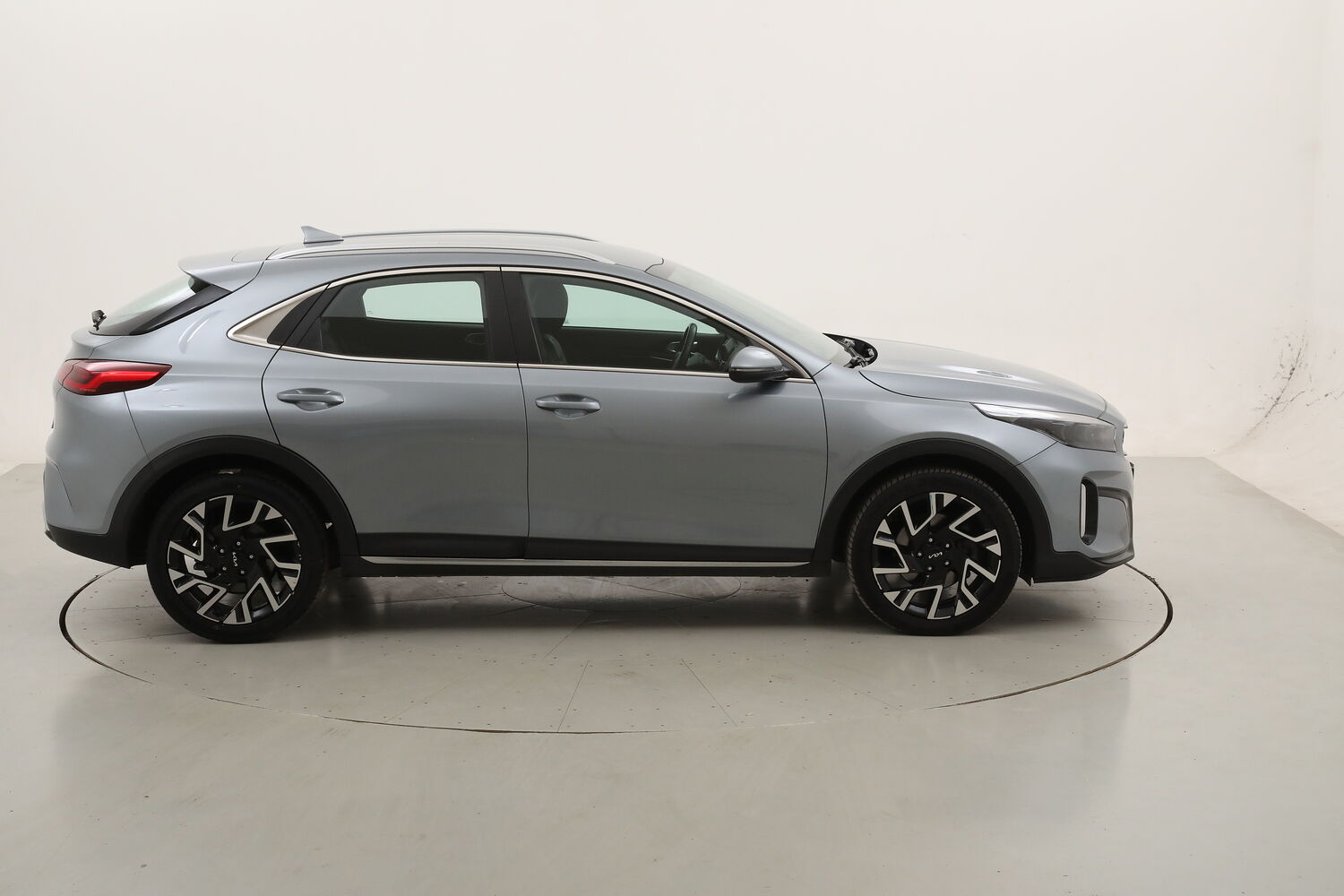 Kia XCeed MHEV Business DCT usata del 2022 con 85.038 km