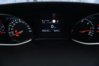 Peugeot 308 SW Business EAT8 1.5 Diesel 131CV Automatico Interni