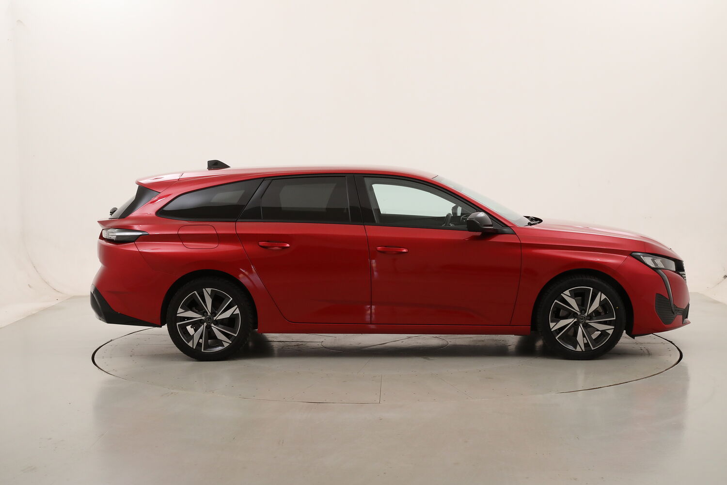 Peugeot 308 SW Allure EAT8 usata del 2022 con 127.177 km