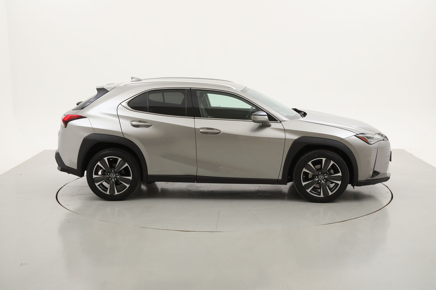 Lexus UX Hybrid Executive usata del 2019 con 57.088 km