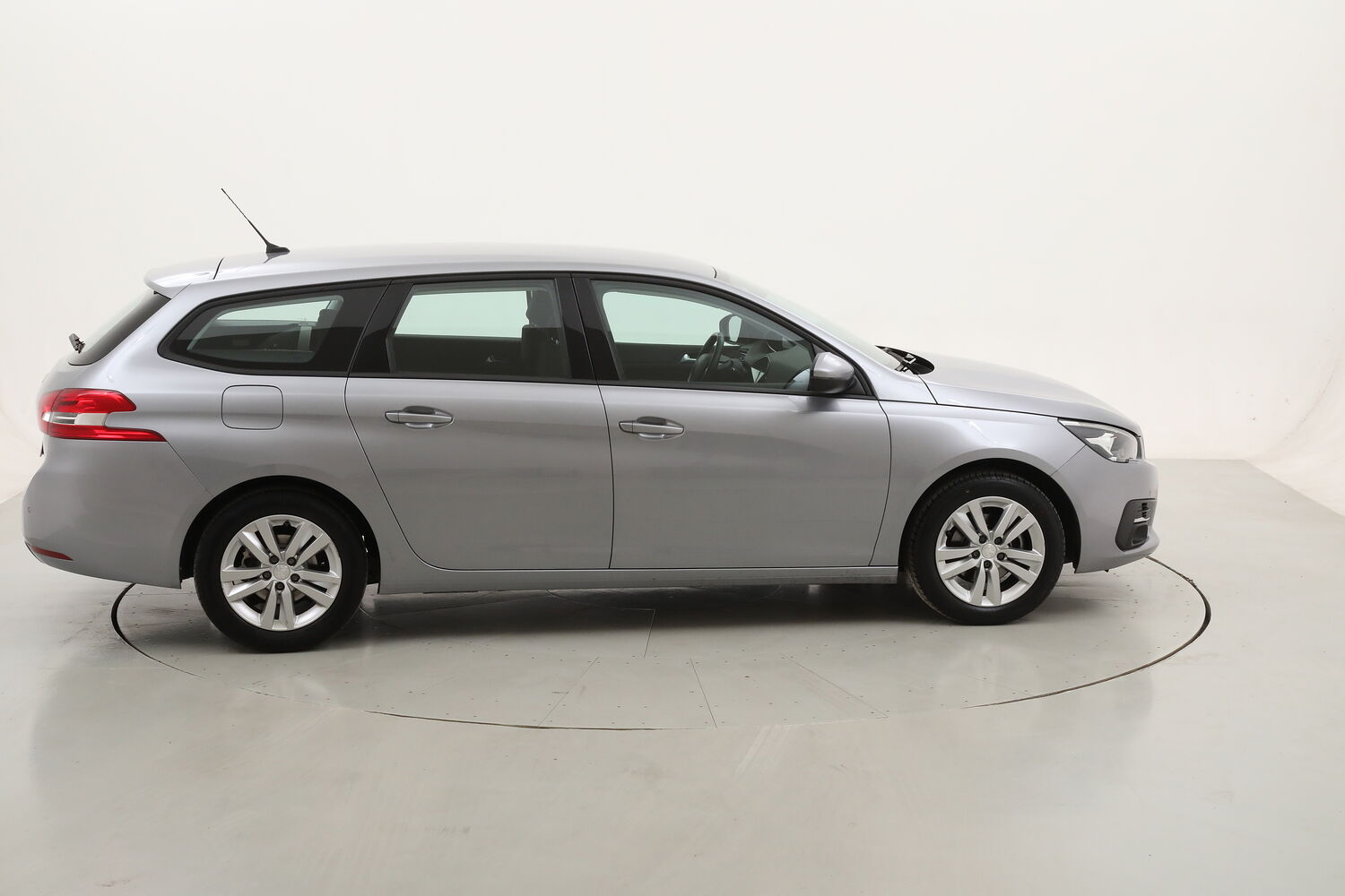 Peugeot 308 SW Active Business usata del 2021 con 52.717 km