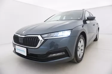 Skoda Octavia Wagon Executive DSG 2.0 Diesel 150CV Automatico Visione frontale