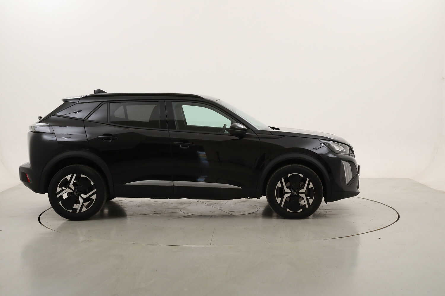 Peugeot 2008 Allure usata del 2025 con 33.234 km