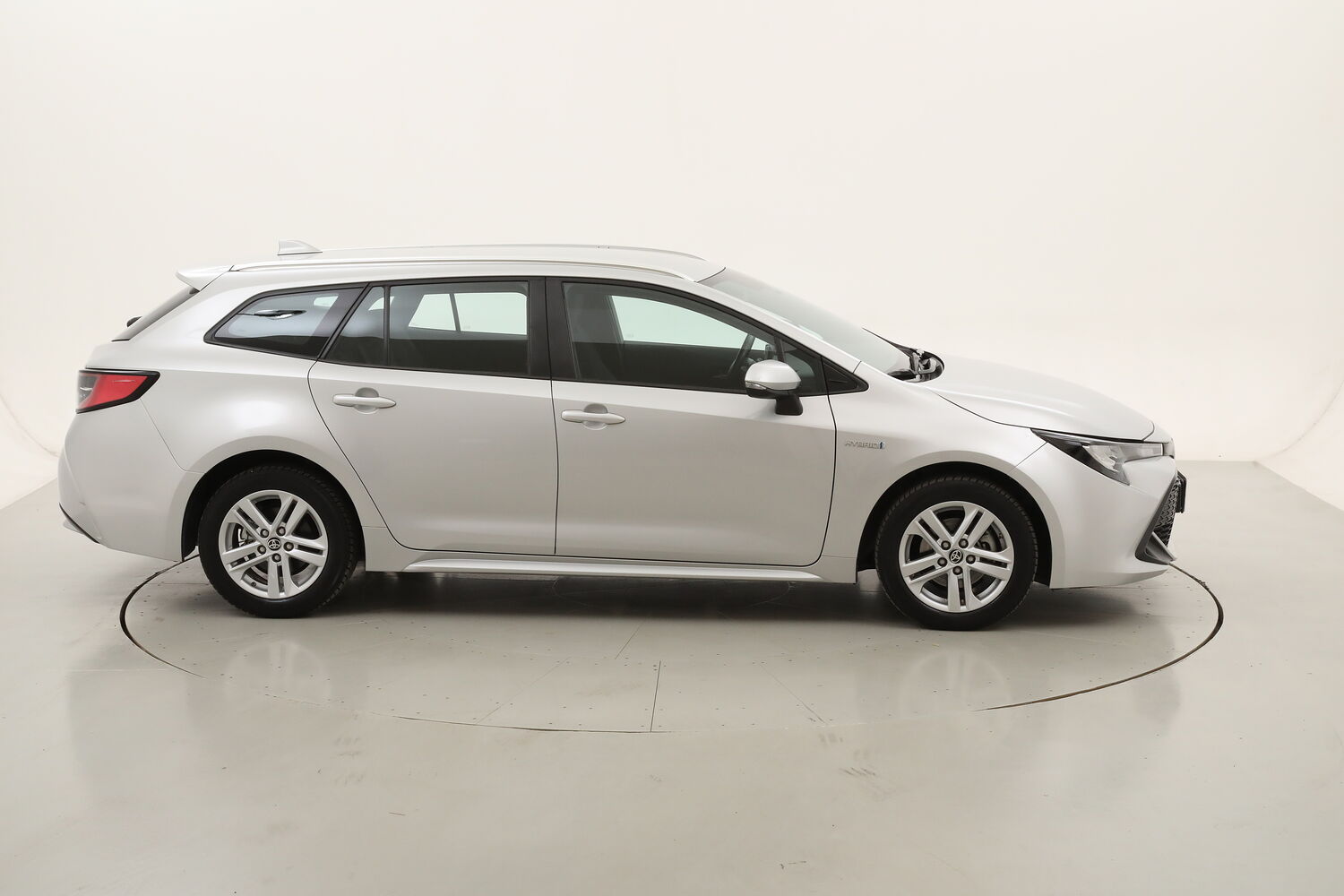 Toyota Corolla TS Hybrid Business usata del 2021 con 30.566 km