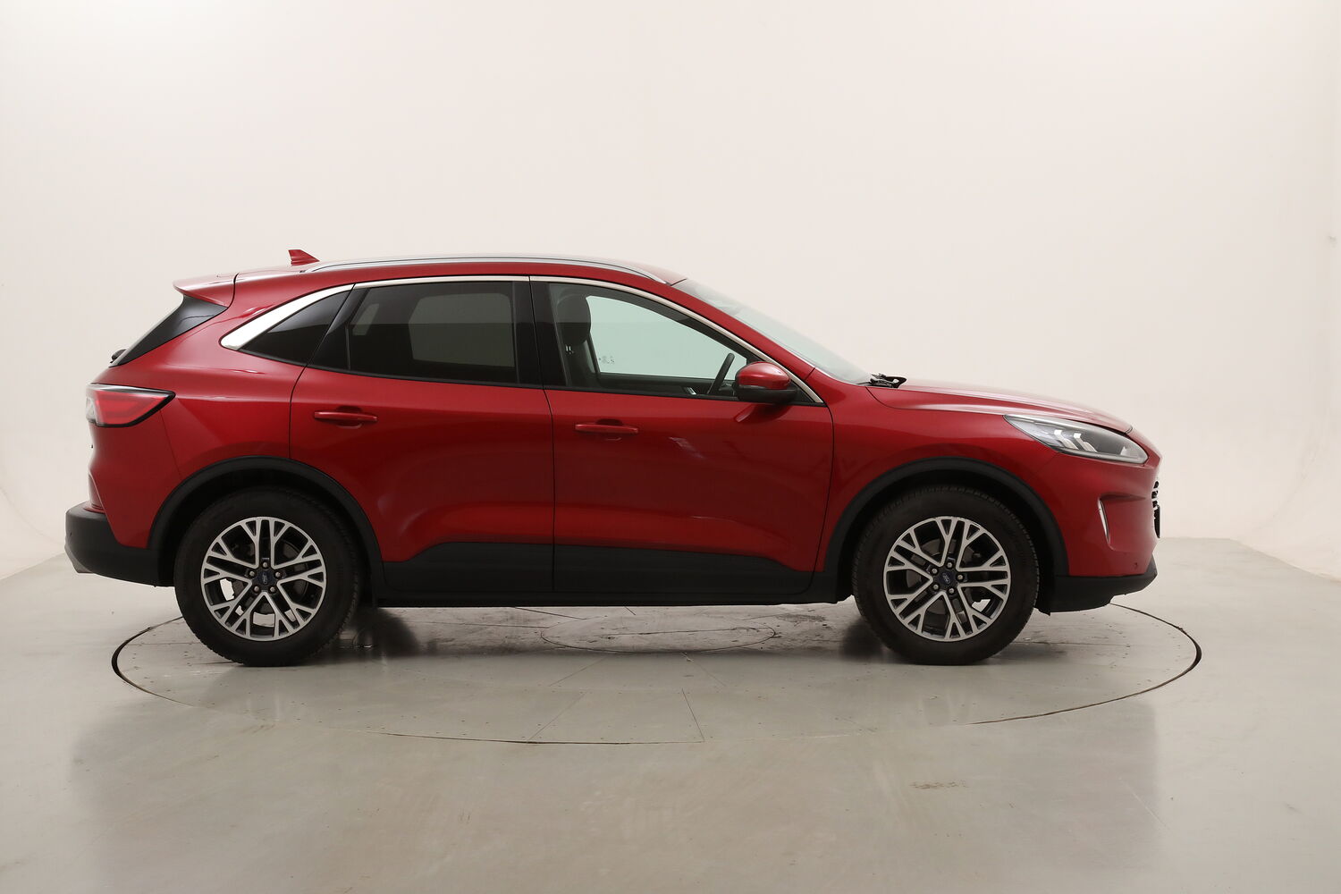 Ford Kuga Titanium Business AWD usata del 2021 con 99.170 km