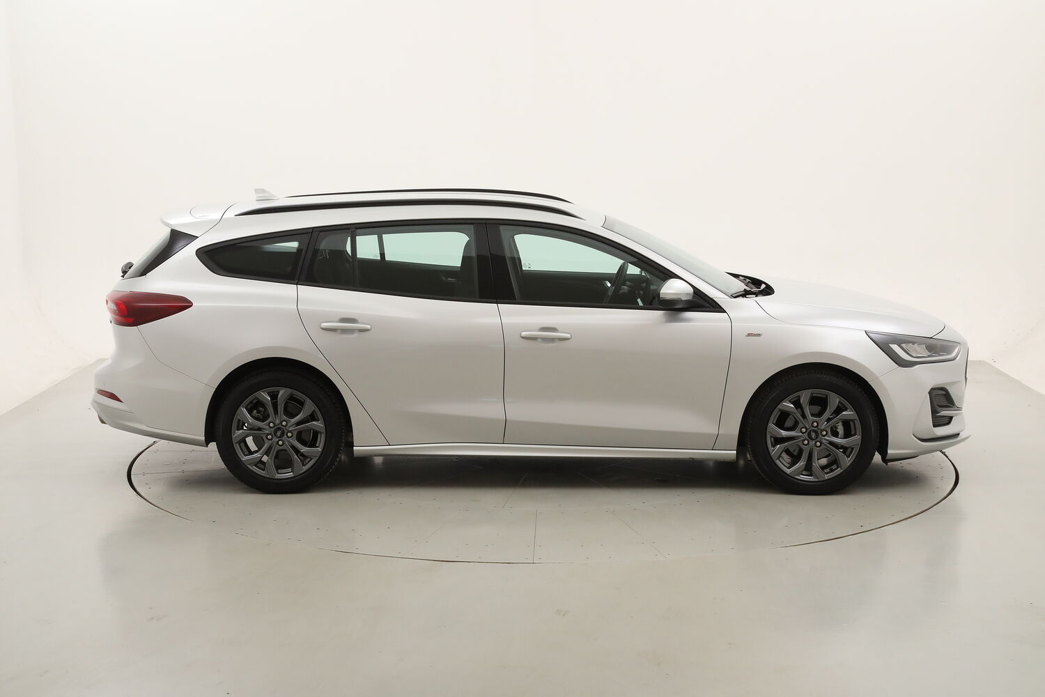 Ford Focus SW Hybrid ST-Line Design Powershift usata del 2023 con 16.277 km