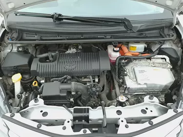 Toyota Yaris Hybrid Business 1.5 Full Hybrid 101CV Automatico Vano motore