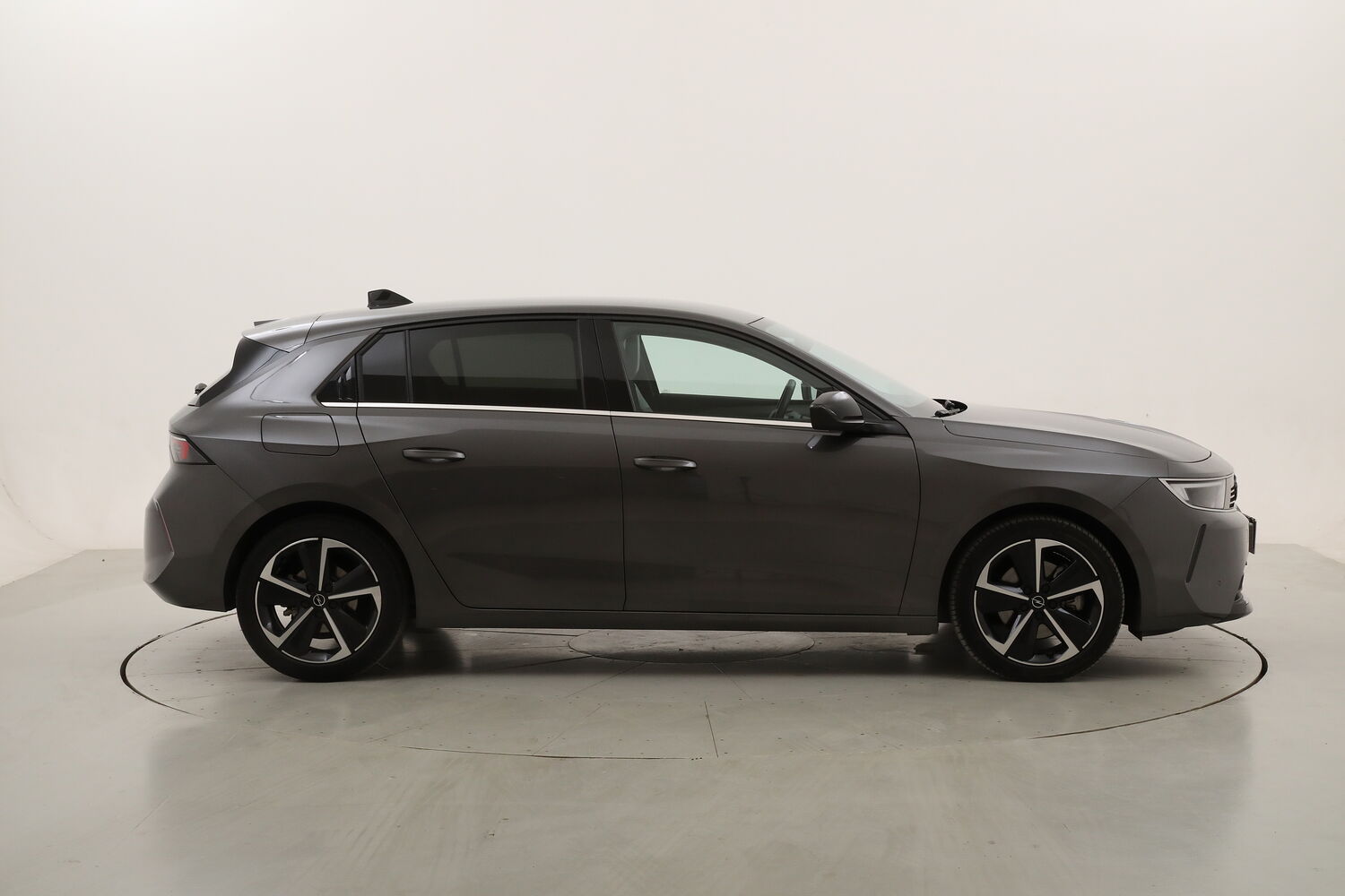 Opel Astra Elegance AT8 usata del 2023 con 58.647 km
