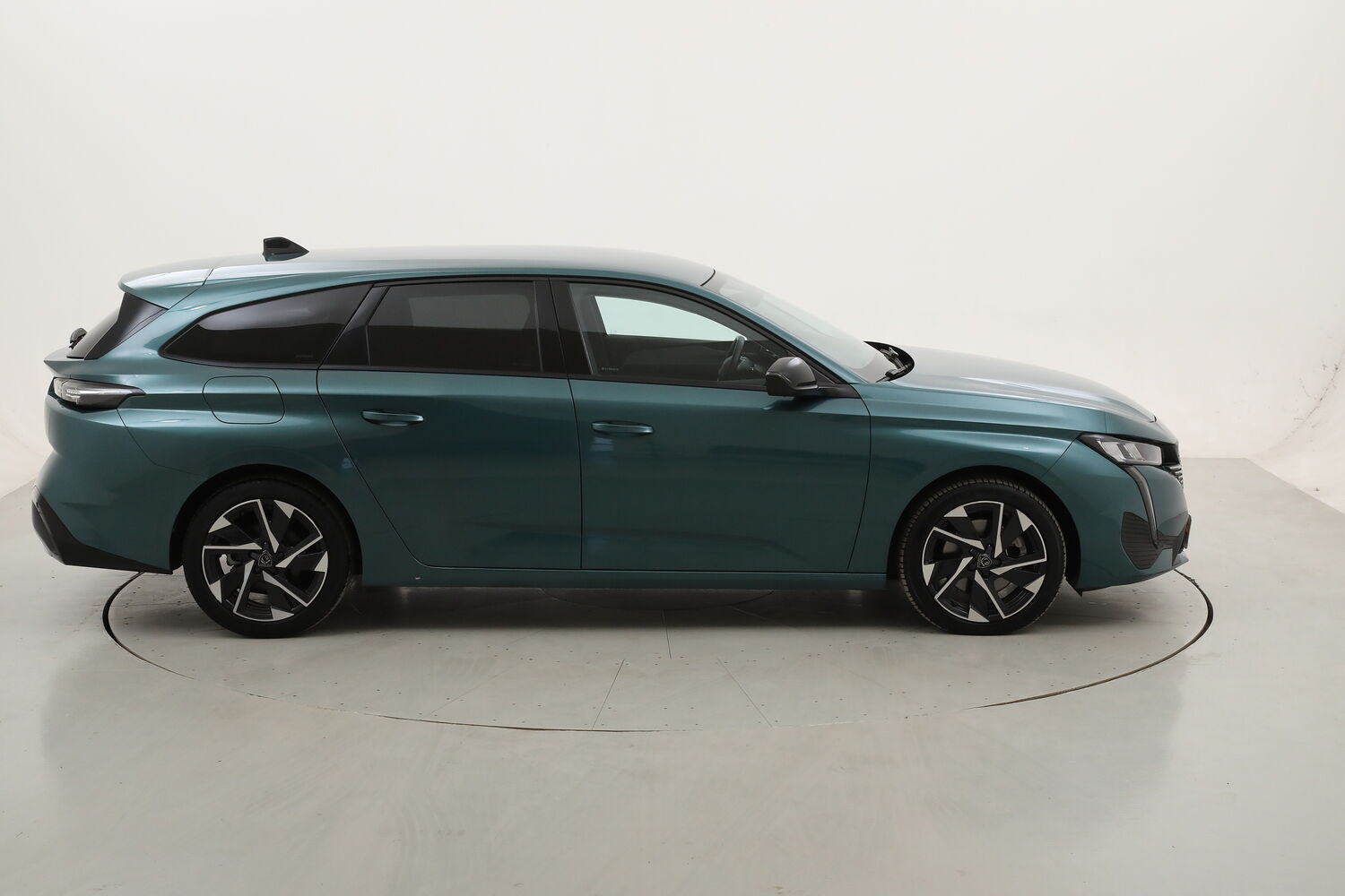 Peugeot 308 SW Allure Pack EAT8 usata del 2022 con 40.902 km