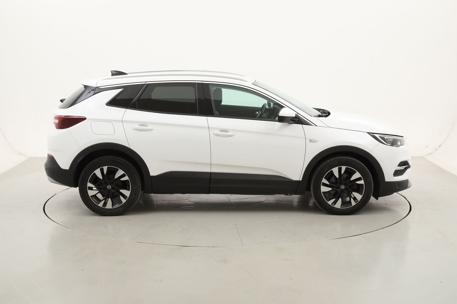 Opel Grandland Elegance AT8 usata del 2021 con 118.229 km