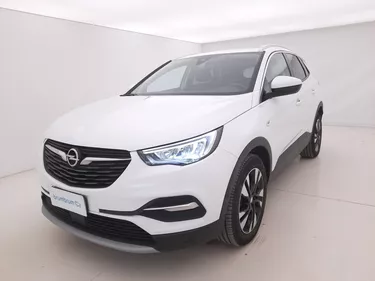 Opel Grandland Elegance AT8 1.5 Diesel 131CV Automatico Visione frontale