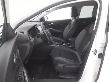Opel Grandland Elegance AT8 1.5 Diesel 131CV Automatico Sedili