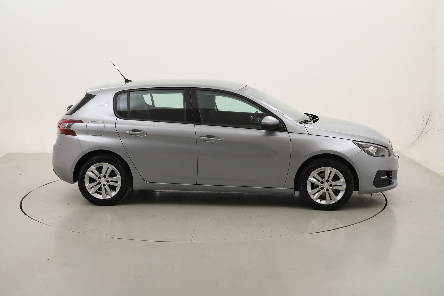 Peugeot 308 Active Business EAT8 usata del 2021 con 102.323 km
