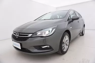 Opel Astra ST Business 1.6 Diesel 110CV Manuale Visione frontale